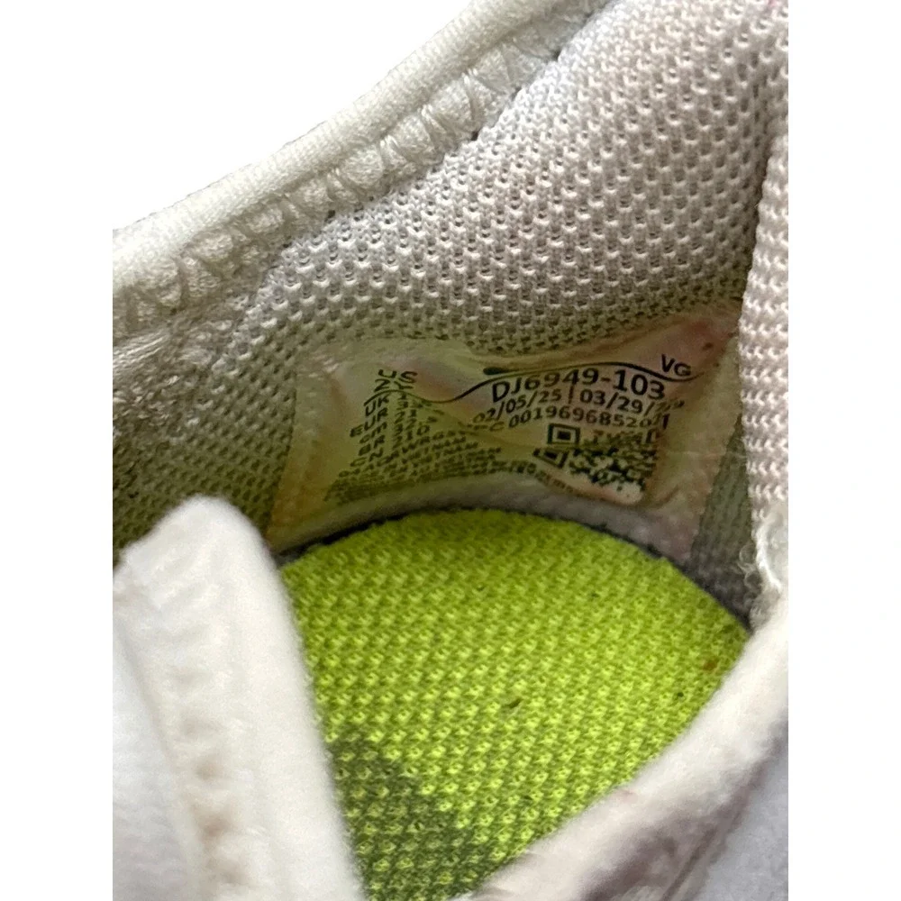 Nike Kids Air Nasu 2 GORE-TEX Summit White Black Trail Shoes DJ6949-103 Size 2Y